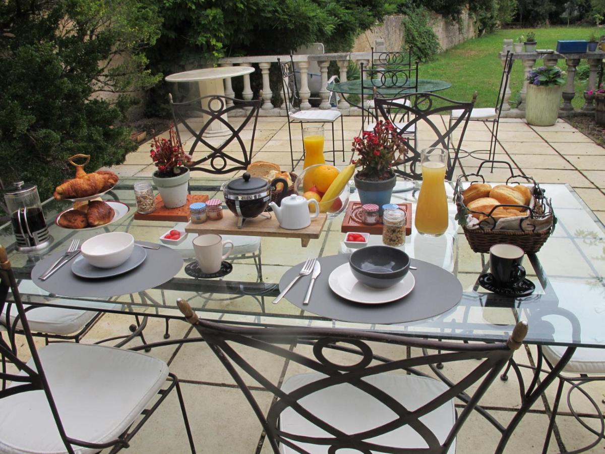 Bed and Breakfast Chezlola Civray  Екстер'єр фото